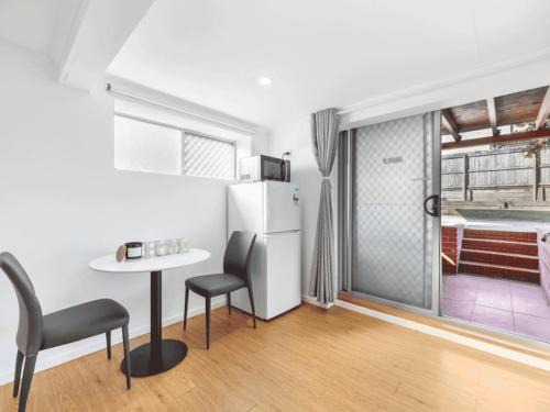 Macgregor Apartment | 1 Bedroom Unit near Highway Transports n Shops