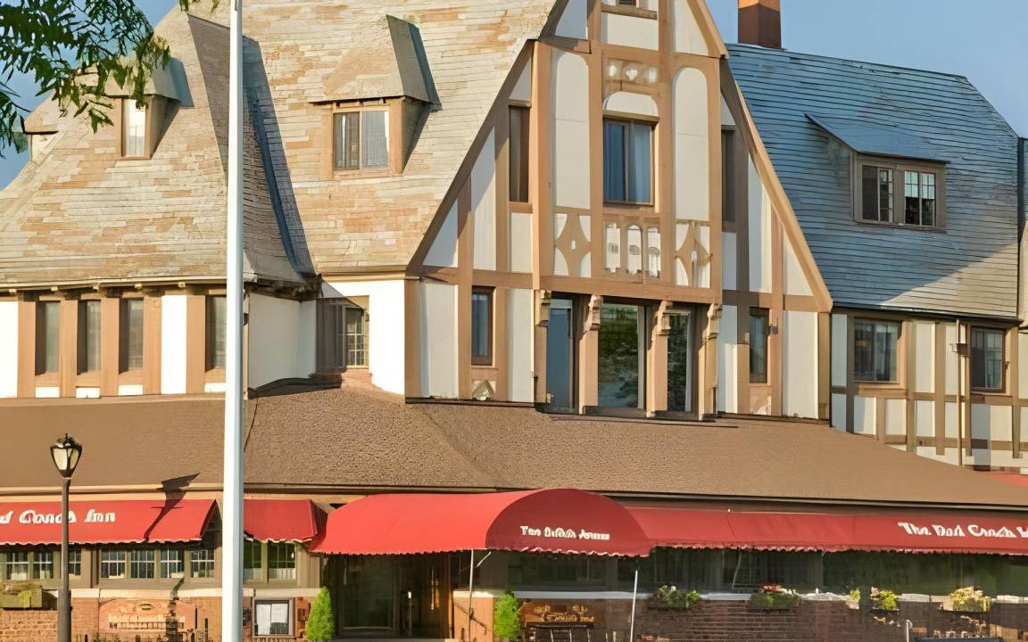 Downtown Niagara Falls House | 114 m² Motel ∙ 2 bedrooms ∙ 127 guests