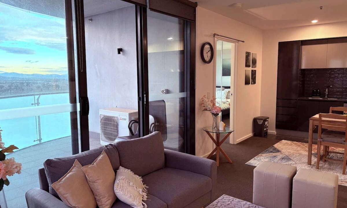 Gungahlin Apartment | 16th-Floor Escape | City Views + Resort Facilities