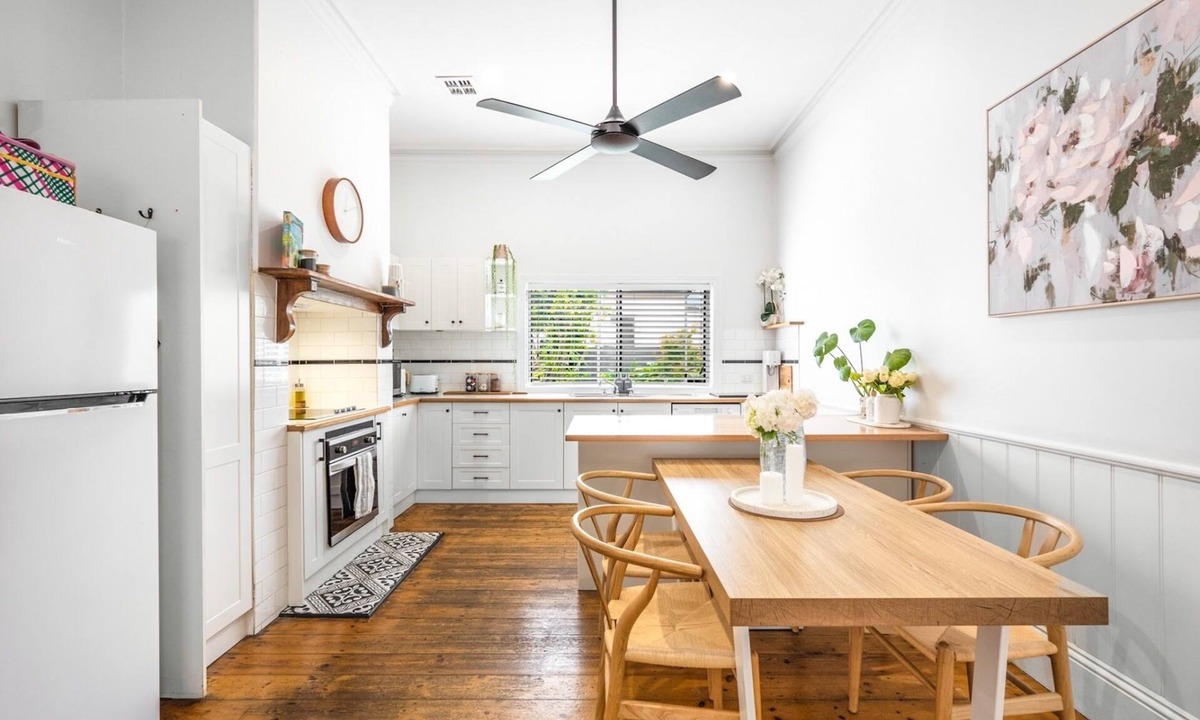 Mount Gambier Cottage | 1900's Renovated Character Cottage 2 bedroom - perfect position close to the CBD