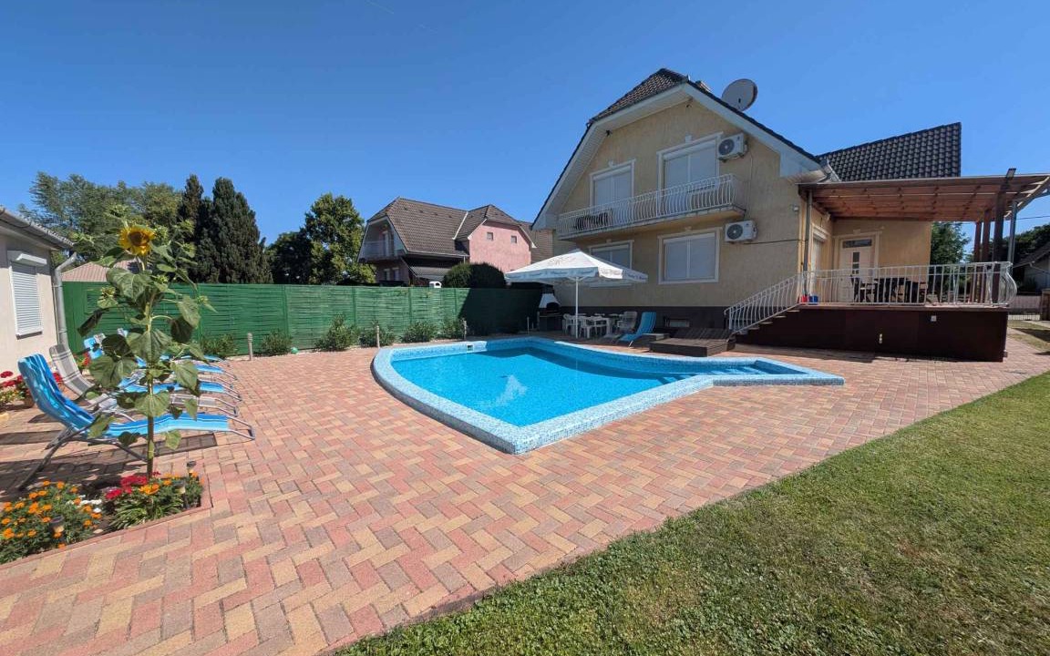 Balatonkiliti House | 200 m² House ∙ 5 bedrooms ∙ 16 guests