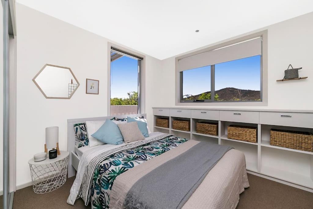 Braddon Apartment | 3BR Braddon Flat, 8 mins walk to CBD - Hosted by Canstay
