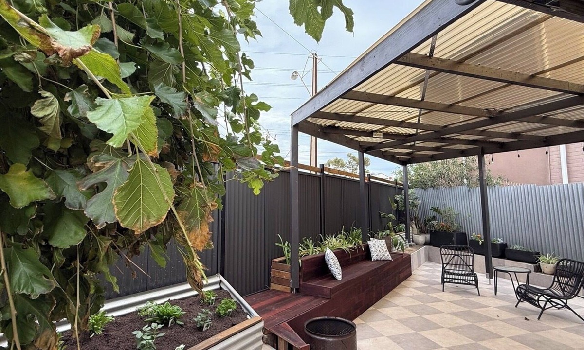Semaphore House | 400m from the beach!