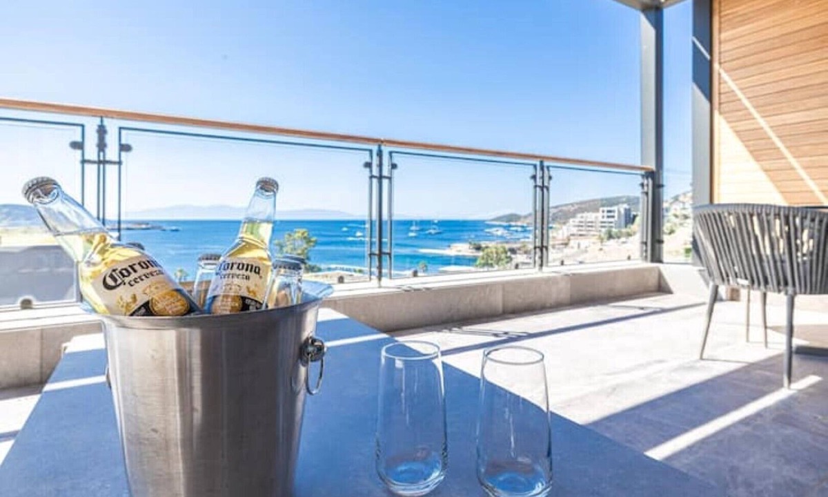 Bodrum City Center Villa | 5 Star Seafront Resort Flat with Private Beach