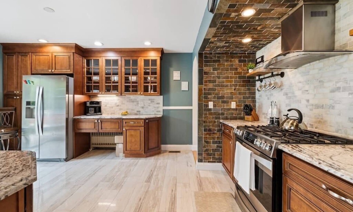 Monroe House | 6BR Sanctuary Amidst Nature's Majesty
