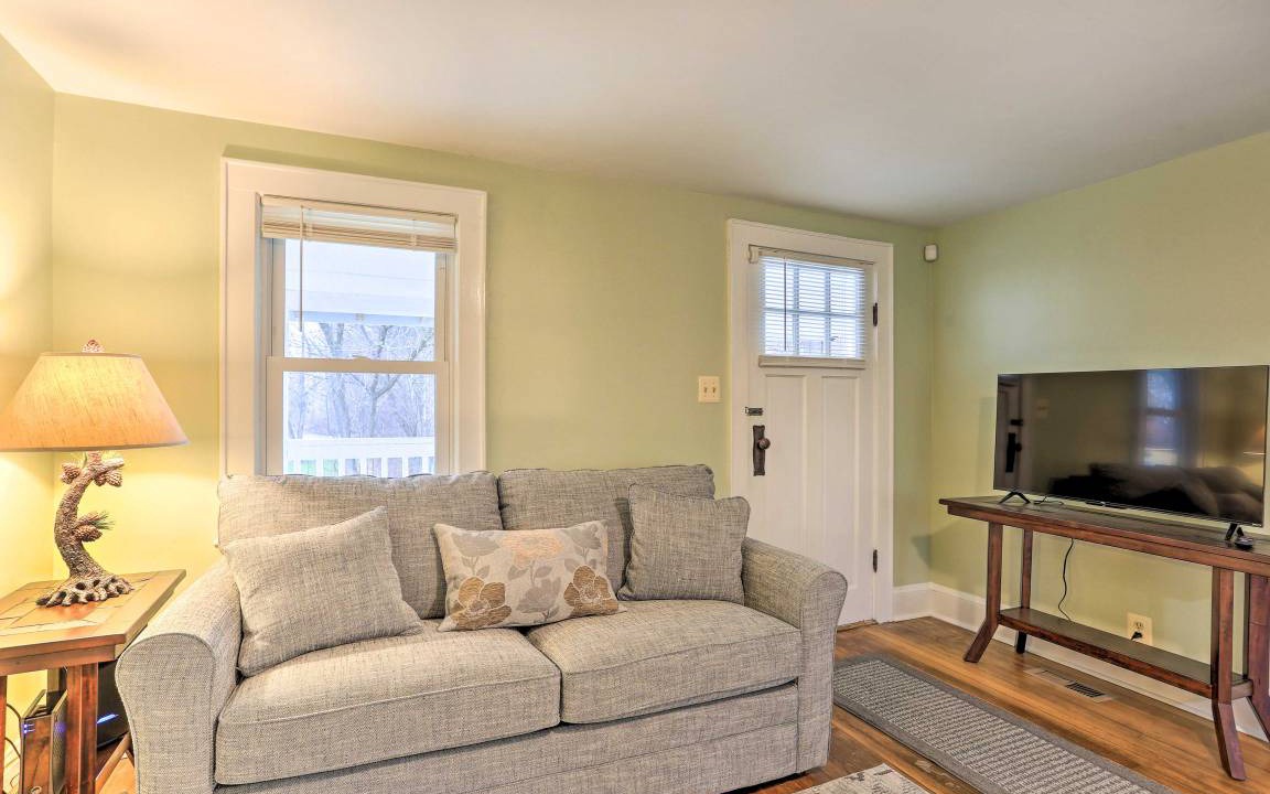 Campbell Hall House | 74 m² House ∙ 2 bedrooms ∙ 6 guests