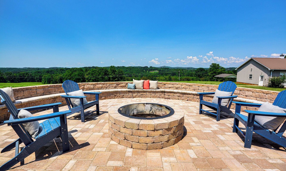 Pilot Mountain House | 8 Mi to Dtwn Mt Airy: Mtn-View North Carolina Home