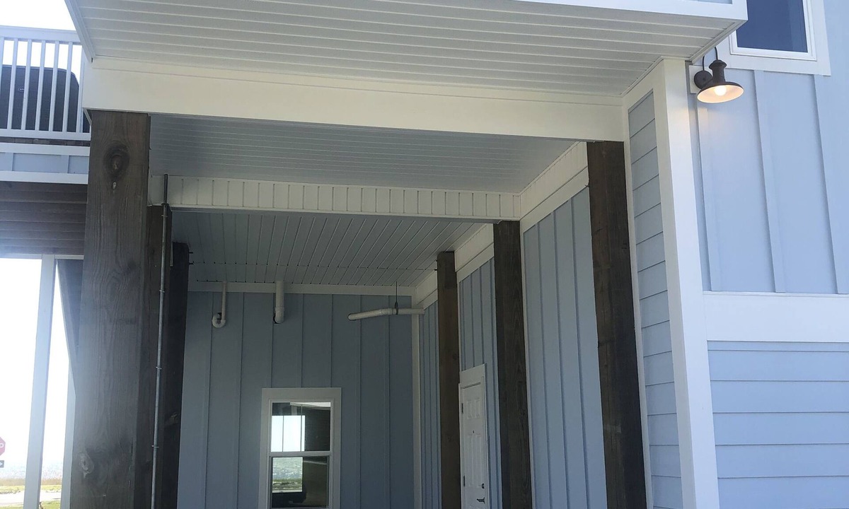 Oxford House | Across From the Beach In Biloxi!