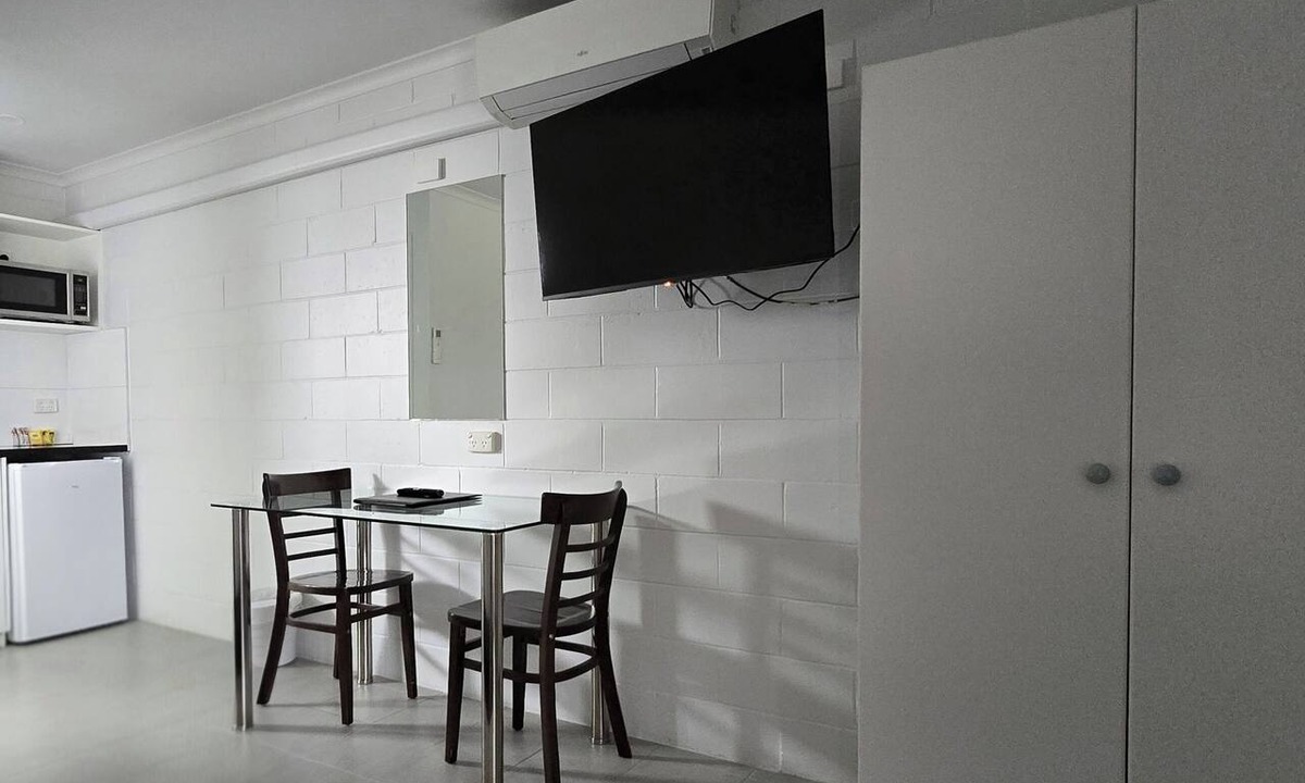 Lakes Entrance Hotel | Albatross Motor Inn