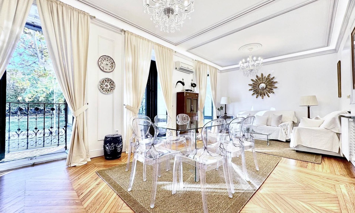 Jeronimos Apartment | Alfonso XII - Four-Bedroom Apartment Next to El Retiro