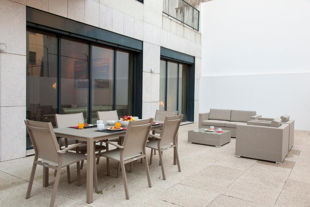 Sao Sebastiao da Pedreira Apartment | ALTIDO Luxurious and Spacious 1-bed Apt with huge terrace by Parque subway