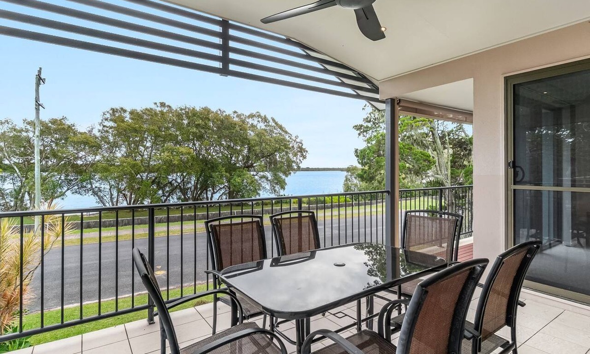 Iluka House | Amarco - Waterfront Sunsets in Iluka