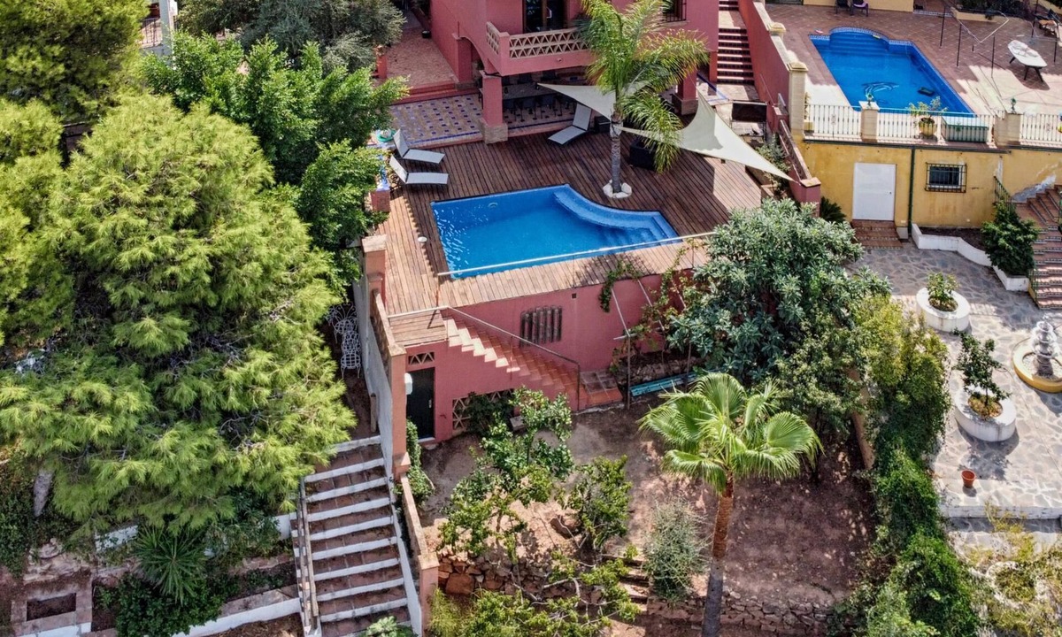 El Candado Villa | Amazing House with pool situated in El Candado Area