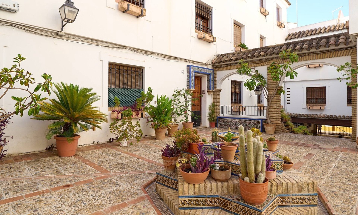 La Trinidad-San Juan y Todos los Santos Apartment | Apartamento 'Medina Paradise' con Wi-Fi y aire acondicionado en el centro de Córdoba