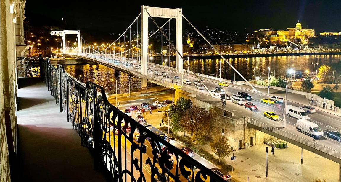 Inner City Budapest Apartment | Apartment ∙ 3 bedrooms ∙ 6 guests