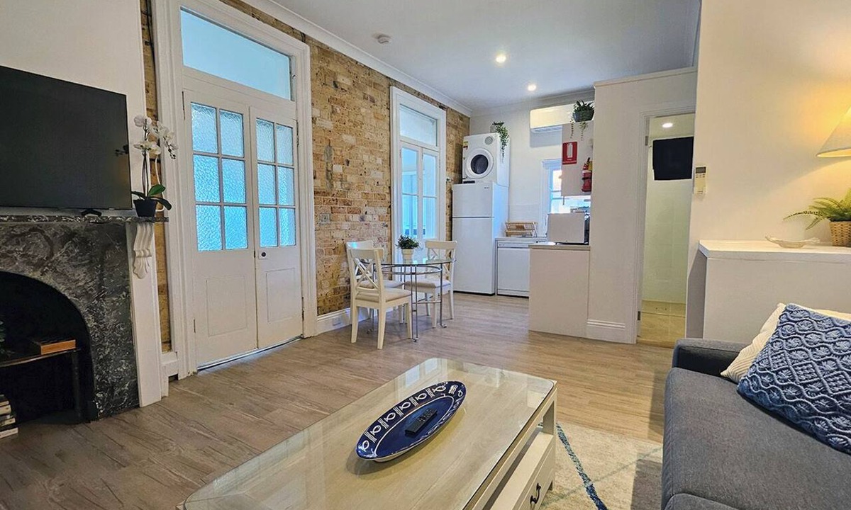 Narrabeen Apartment | Apartment 8 - The Coachhouse