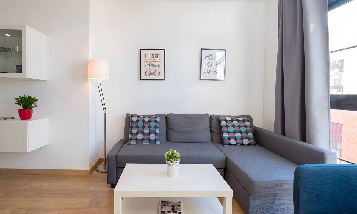 La Goleta Apartment | Apartment 'Quiet, Bright and Central' with Shared Terrace, Wi-Fi and Air Conditioning