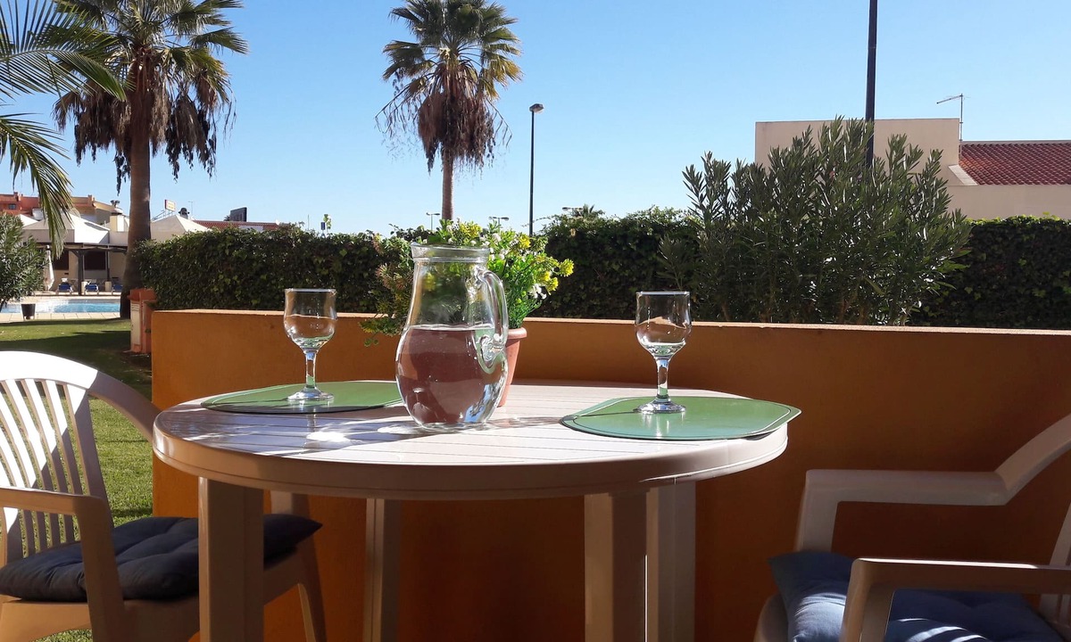 Correeira Apartment | Apartment with Pool and Garden in the center of Albufeira, 10 min. from beach