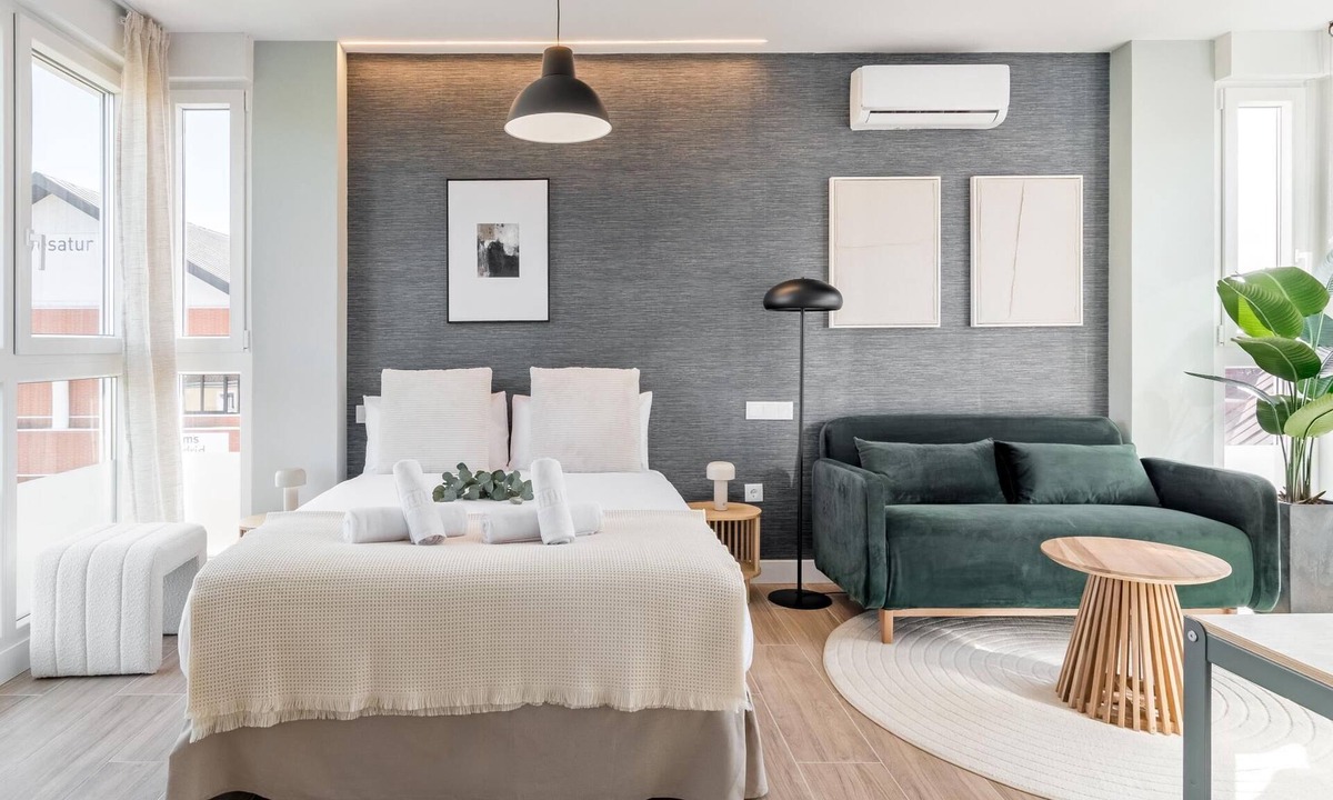 Ciudad Lineal Apartment | Arturo Soria Stays by Charming I, newly renovated with Parking