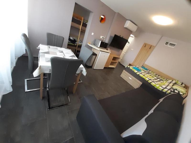 Balatonfenyves Apartment | Balatonfenyves közvetlen vízparti Apartman pároknak
