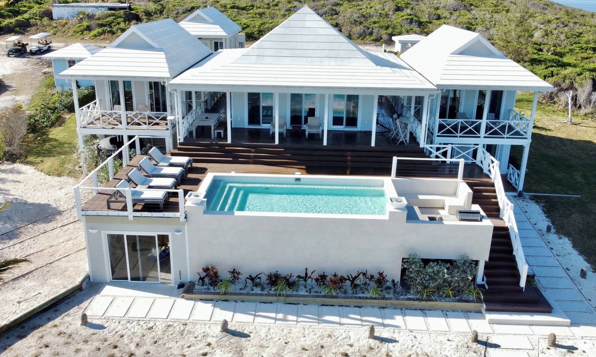 Great Guana Cay Villa | Bali Style Luxury Beach Front Pool Home with Amazing Views. 5 BR, 5.5 baths