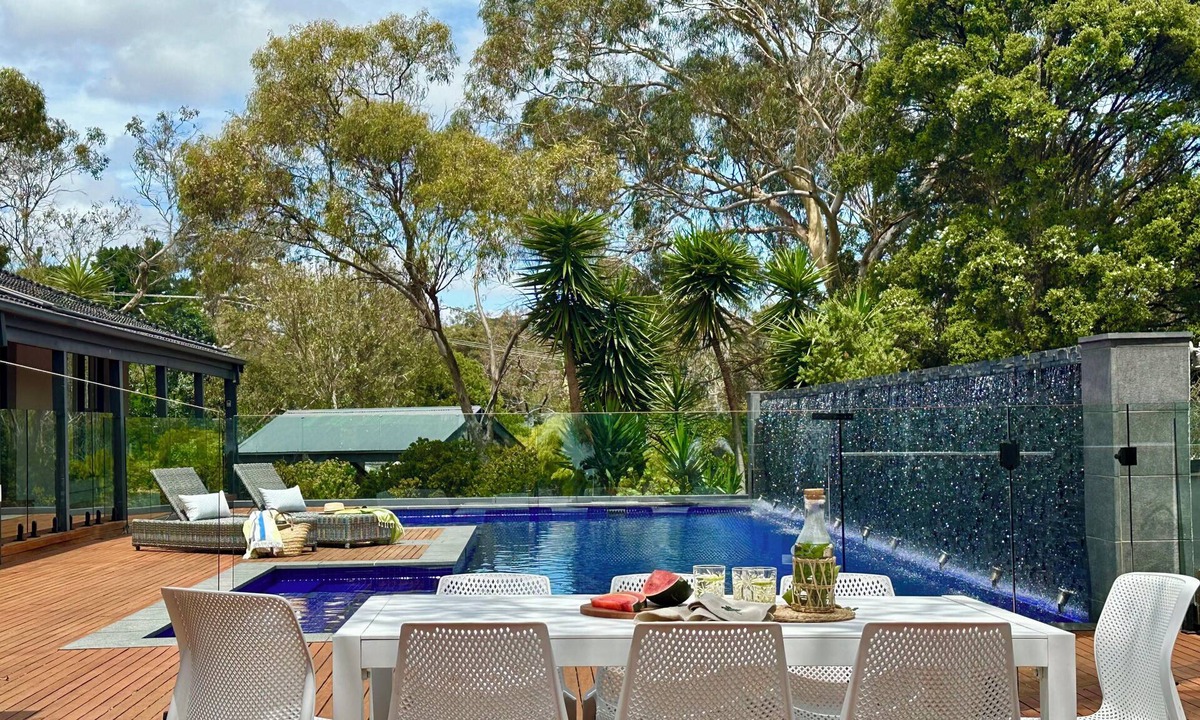 Frankston South House | Bangalay Palms - 4pm check out on Sundays*