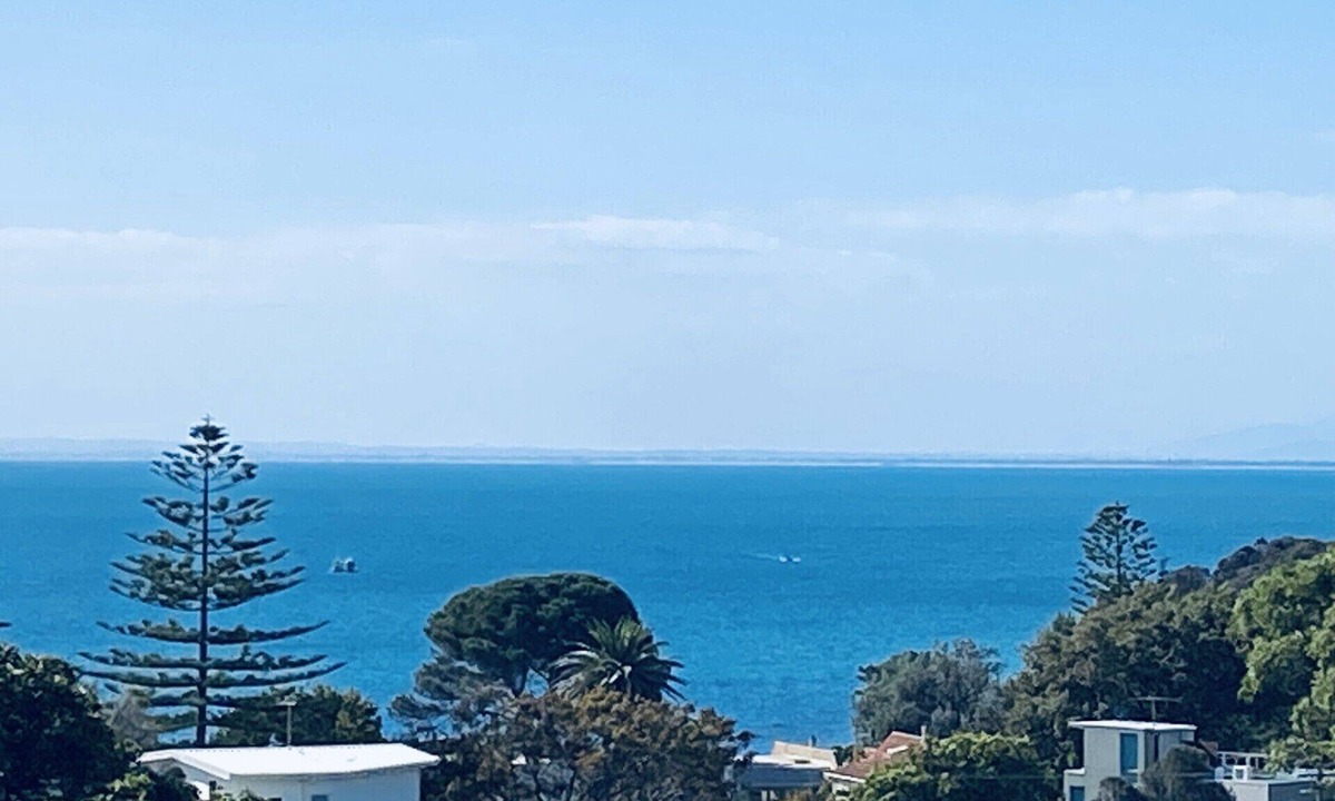 Mornington Apartment | Bay View 2 bedroom Apartment Mornington Main Street