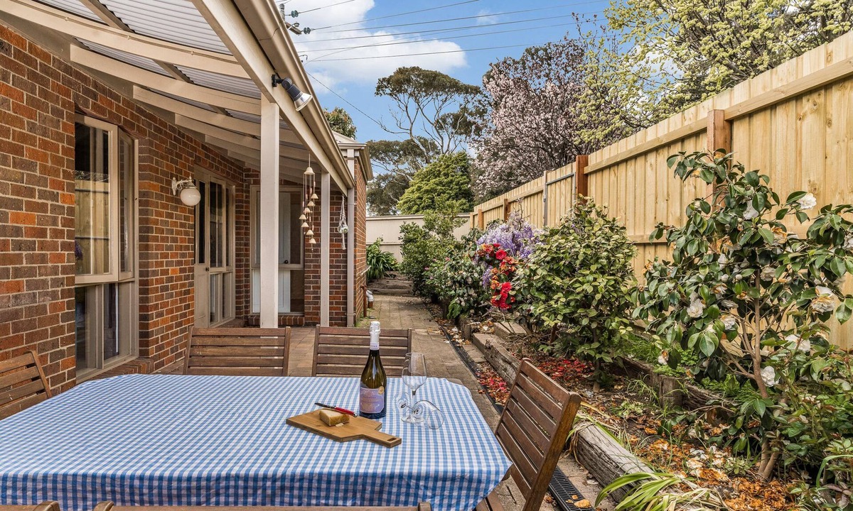 Clifton Springs House | Bayside walks and local beach access, in the heart of the Bellarine and wineries