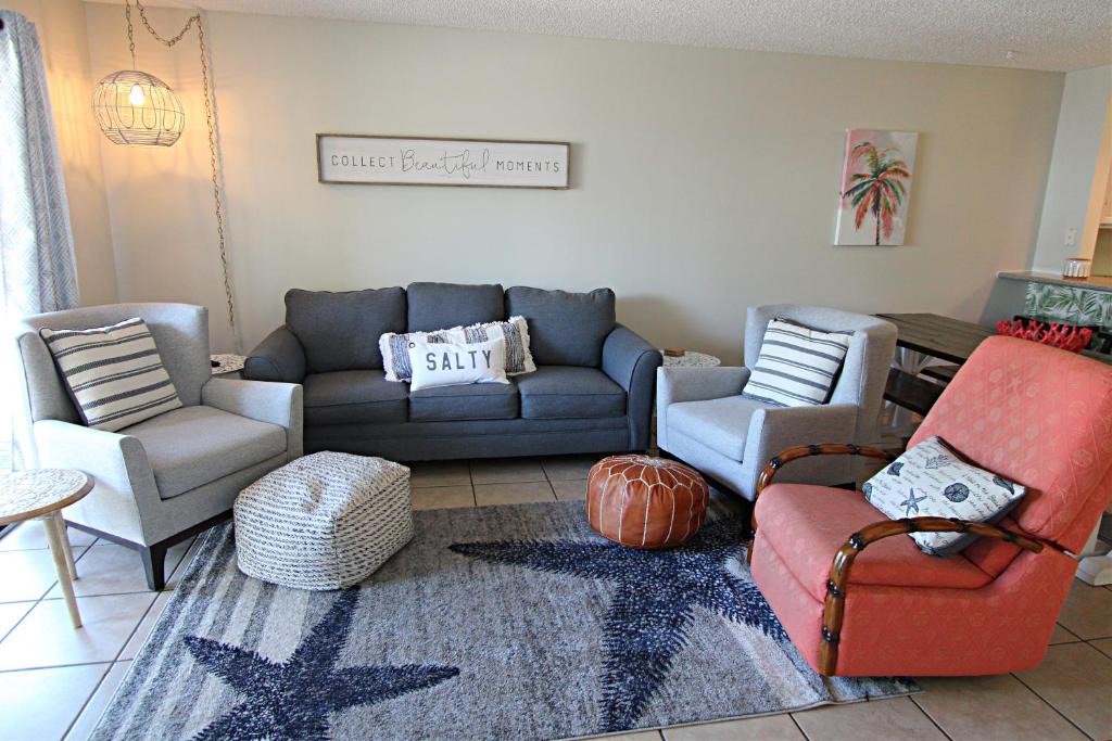 Orange Beach Apartment | Bayview 15 condo with Pool in Wolf Bay