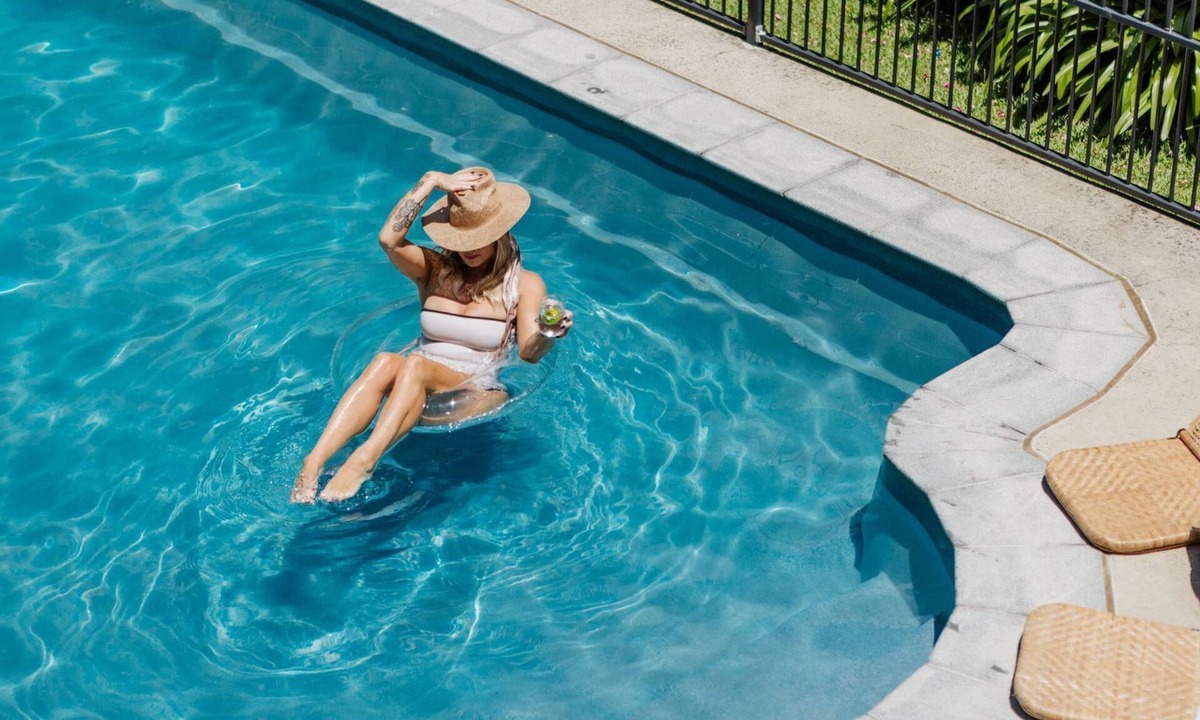 Yamba House | Bayview Beach House - Pet Friendly Holiday Home with a Pool - Holiday Yamba