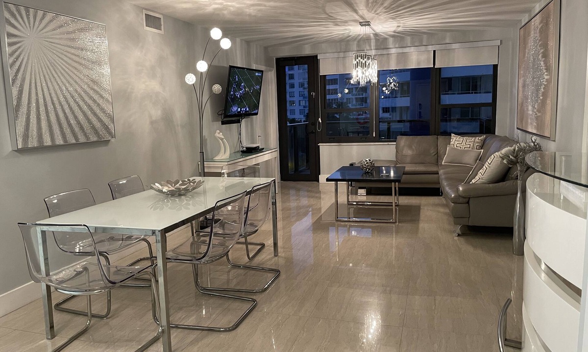 Arya Miami | Mid Beach