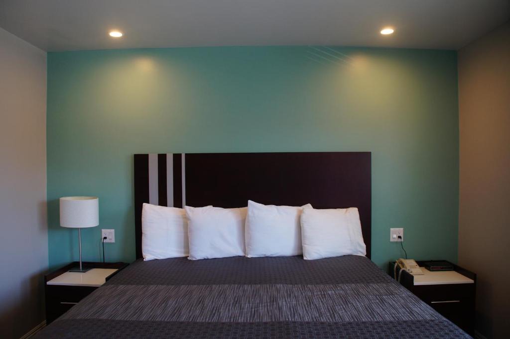 East Village Hotel | Beach Inn