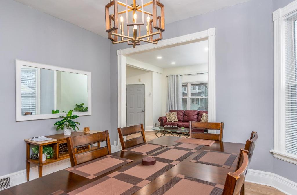 Front Park Apartment | Beautiful Apartment on the west side in Buffalo
