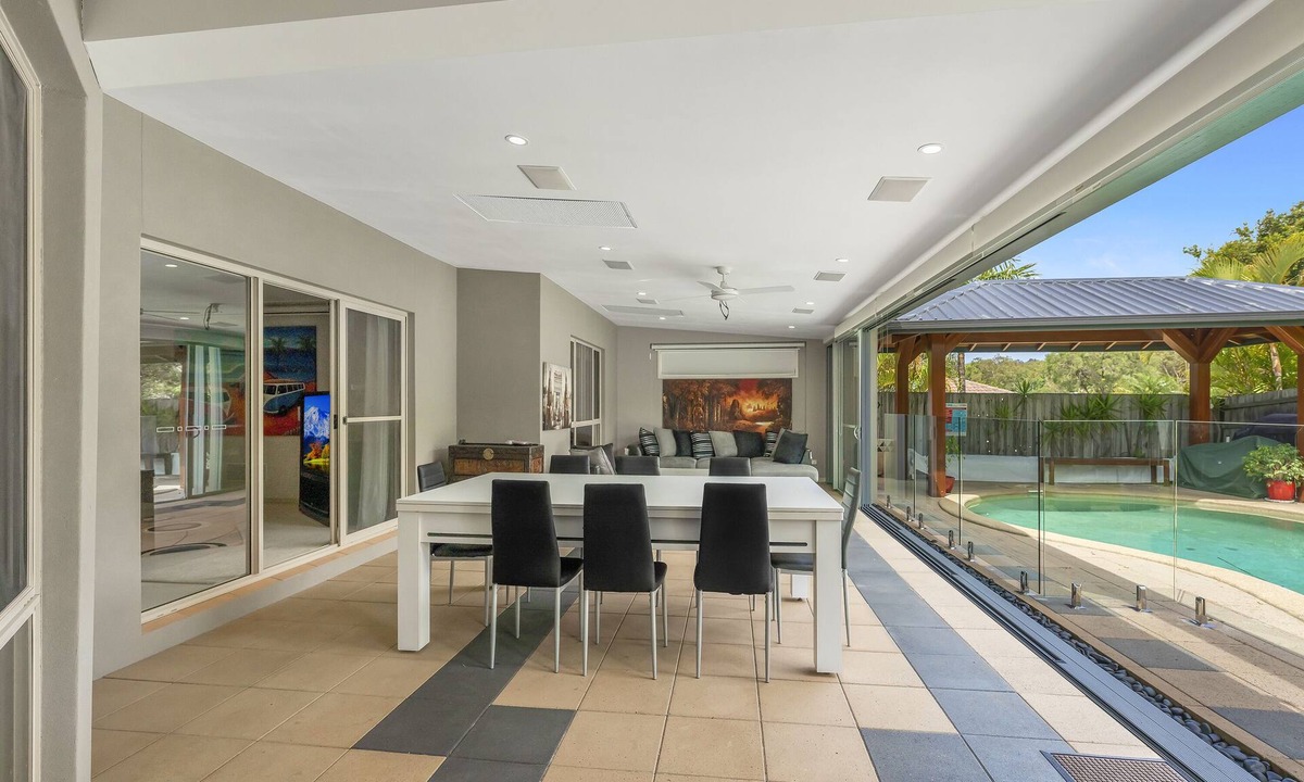 Parkwood House | Beautiful Holiday Home In Parkwood For The Family Only 10 Minutes To Theme Parks