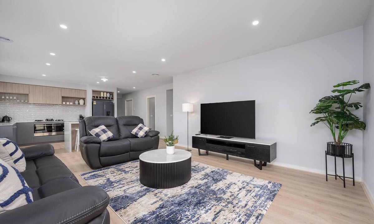 Clyde House | Bella Brand New Modern Stylish 4BR Home