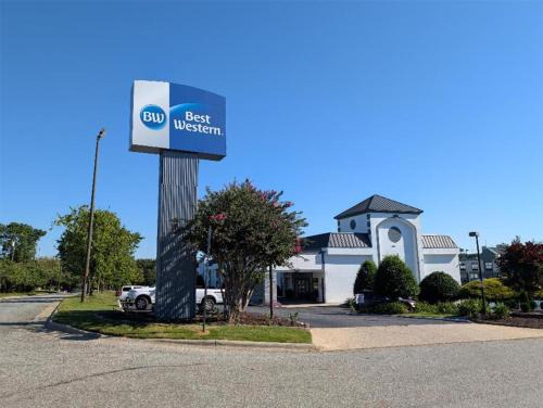 Baymont | Greensboro