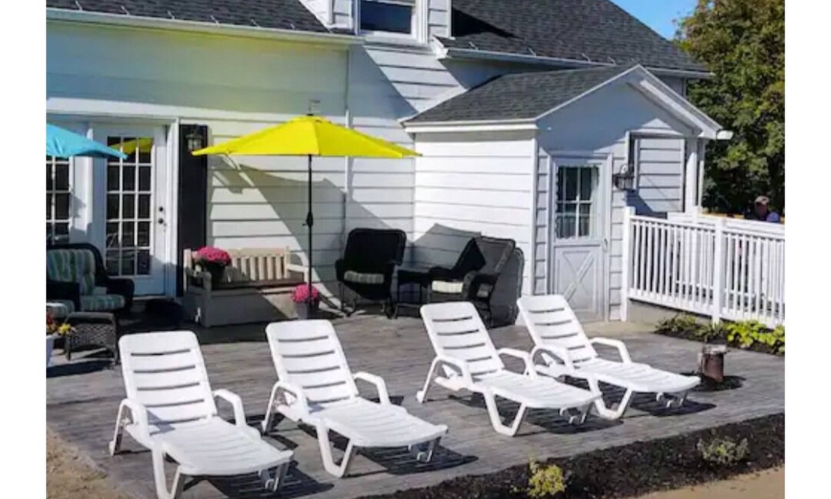 Fredonia House | BitterSweet Vineyard Views along Chatauqua Wine Trail w/hot tub and pet friendly