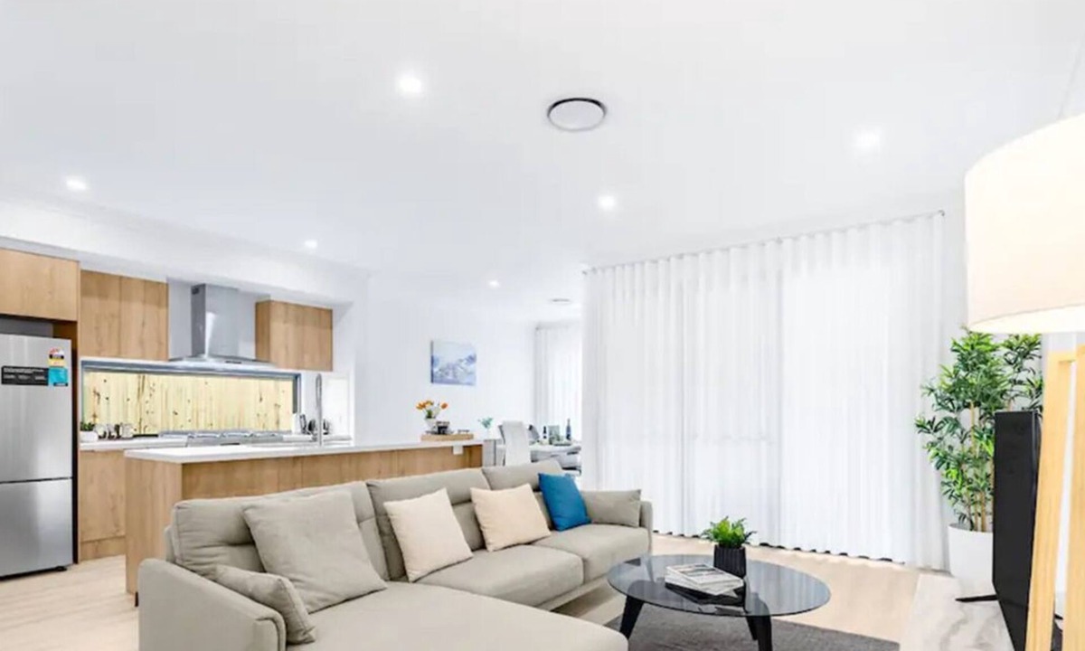 Greenbank House | Brand New 4Bs Home near Shops & Park @ Greenbank