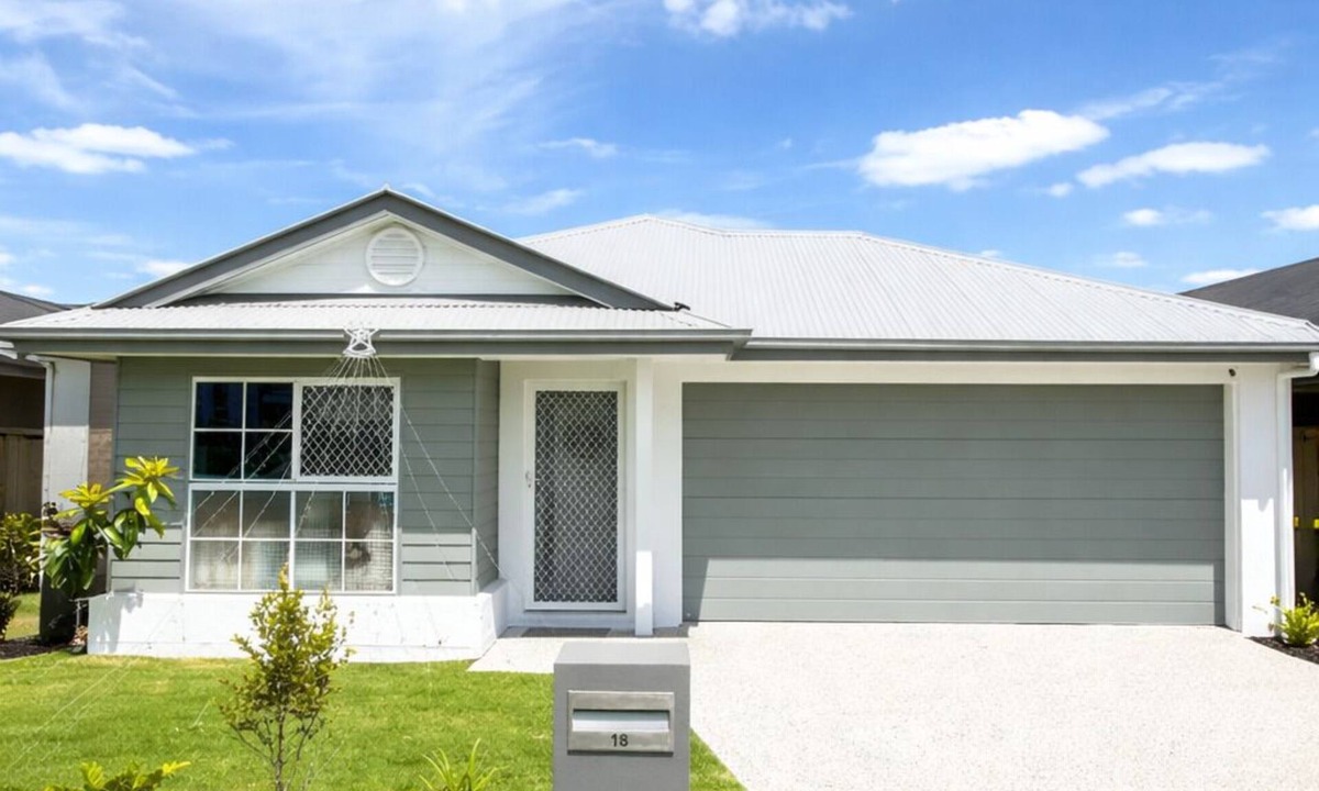 Park Ridge House | Brand New 5 Bedroom Park Ridge Family Home, Fast WIFI, Secure Parking