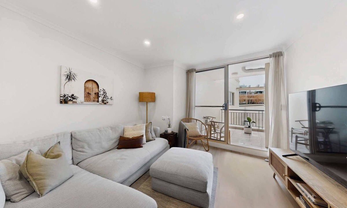 Neutral Bay Apartment | Bright 1-Bed Apartment in Neutral Bay