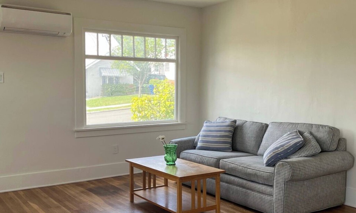 Eagle Rock House | Bright and Airy Bungalow with Mountain Views