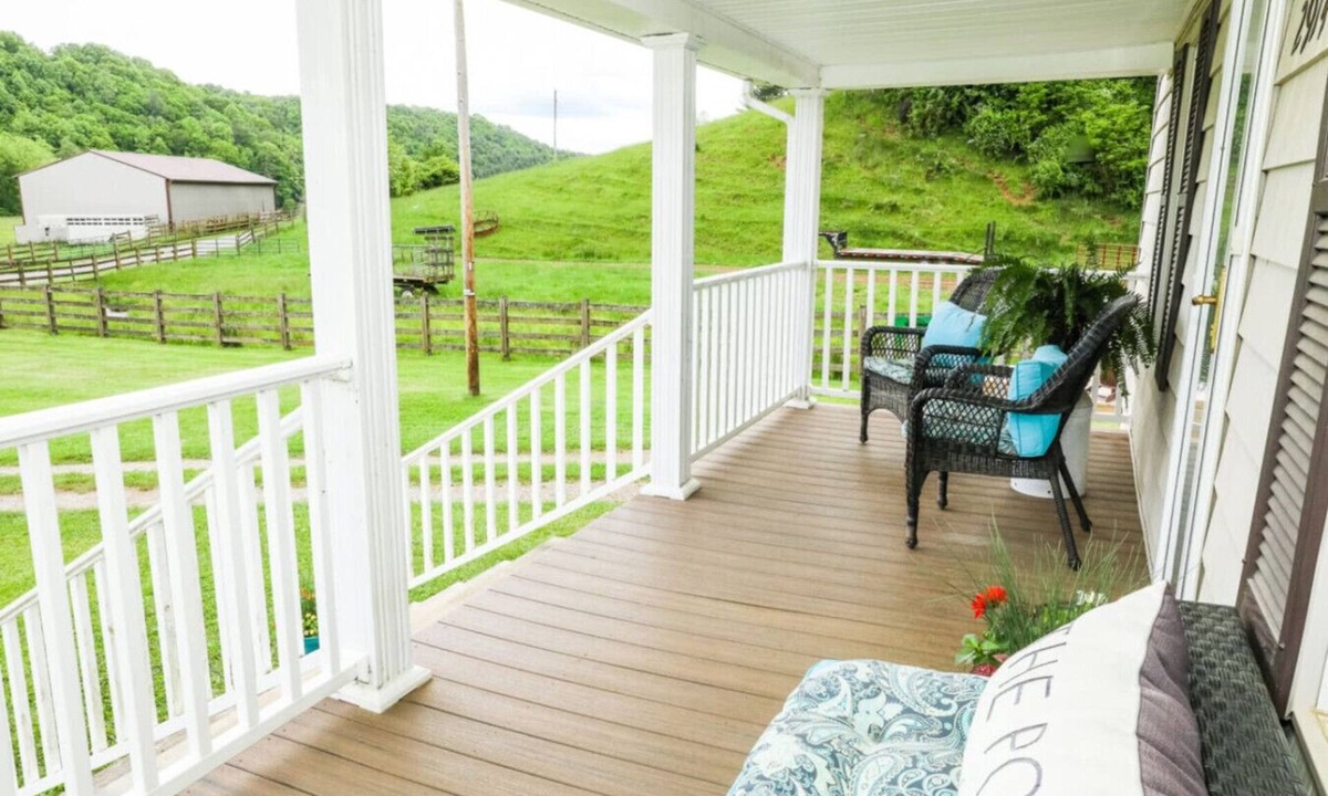 Buffalo Mountain Getaway Cottage | Willis