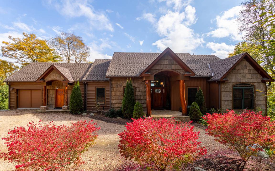 Sugar Mountain Cabin | Cabin ∙ 6 bedrooms ∙ 12 guests