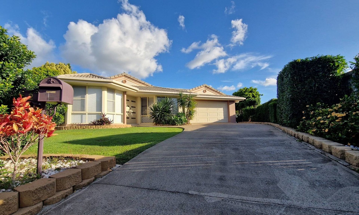 Urraween House | Calahoney 4 bedroom house and pool