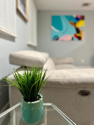 Los Angeles Hostel | California Castle - Fashion District - DTLA - Flexible