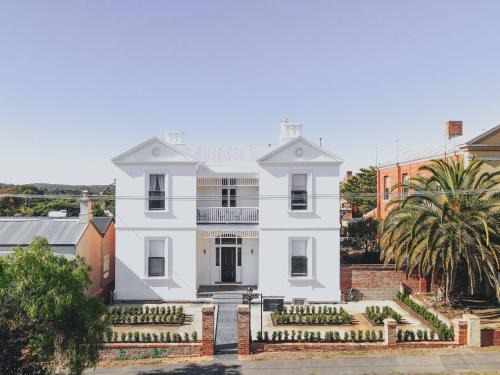 Castlemaine House | Campbell House