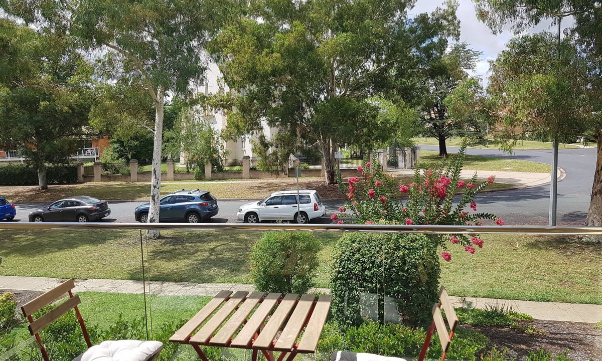 Griffith Apartment | Canberra self contained studio in central location
