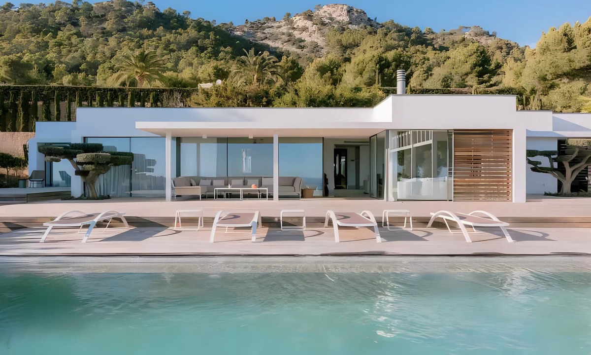 Sant Josep de sa Talaia Villa | Casa Cayama with sea views, Wi-Fi and air conditioning