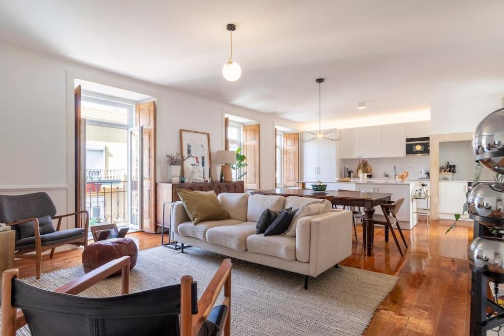 Penha de Franca Apartment | Casa das Flores 4BR + Office Space and A/C