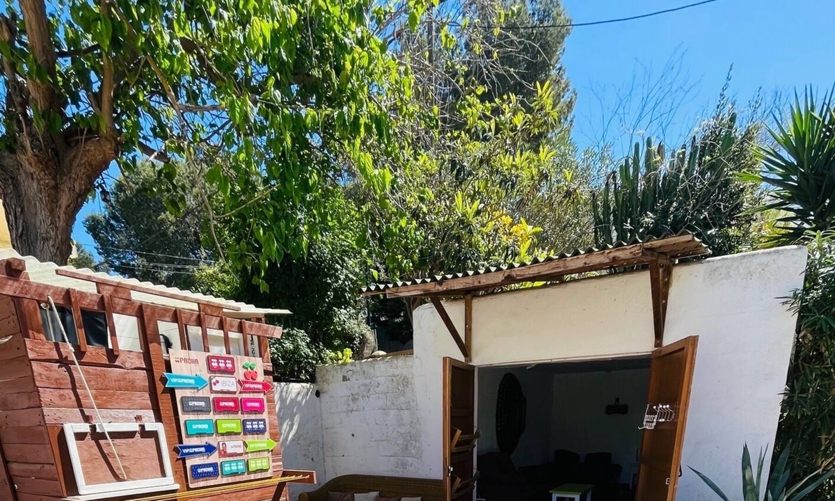 Cap Martinet Bed & Breakfast | Casita room 4 people 2 minutes from the beach